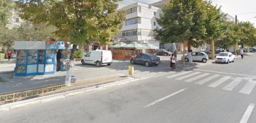 Gata cu parcările pe trotuar: ar putea fi montaţi stâlpi ornamentali în zona Dacia